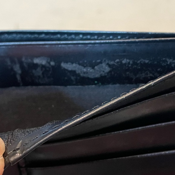 Burberry compact wallet in smooth black leather - Picture 10 of 12